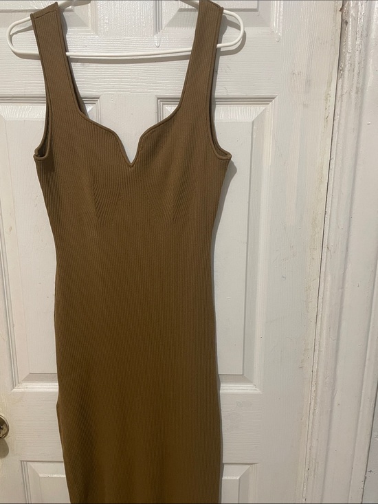 H&M Dresses & Skirts - H&M Ribbed Scoop Midi Dress in Brown